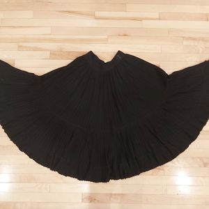 Mondi black tierd pleated skirt